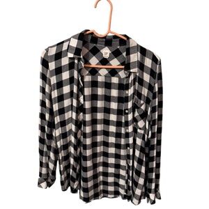 Gap black and white checkered button up flannel shirt size S